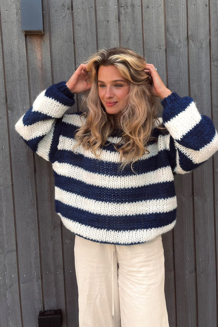 ISLA | CONTRAST STRIPPED LOOSE-FIT SWEATER