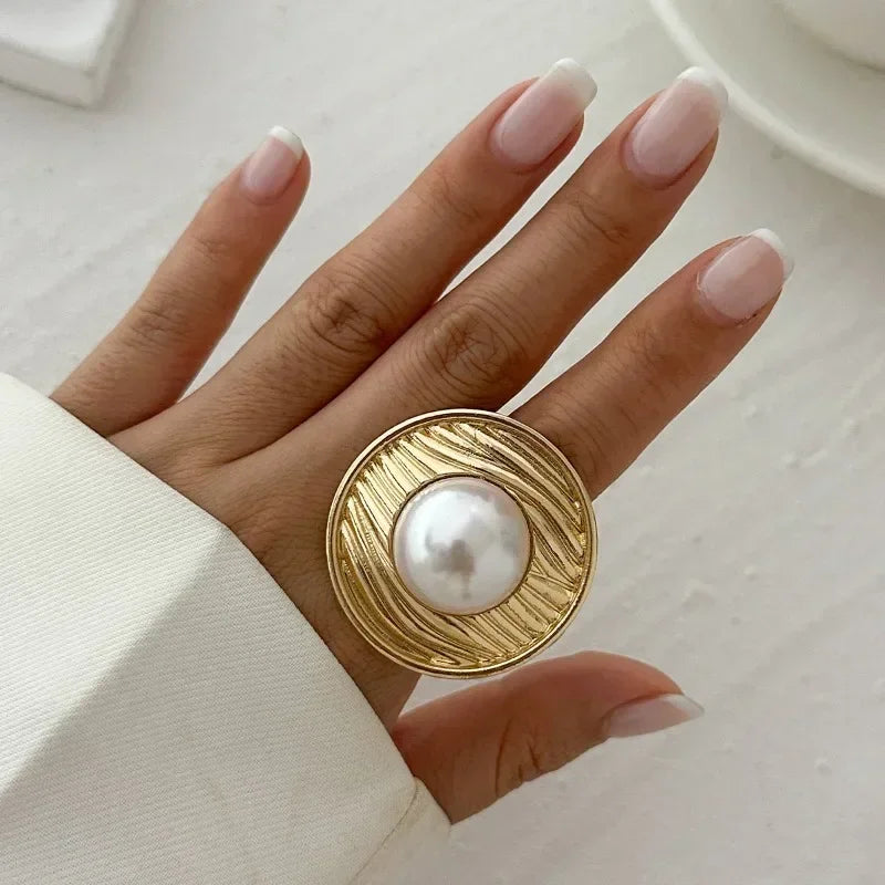 LILYANA | ELEGANT STATEMENT RING