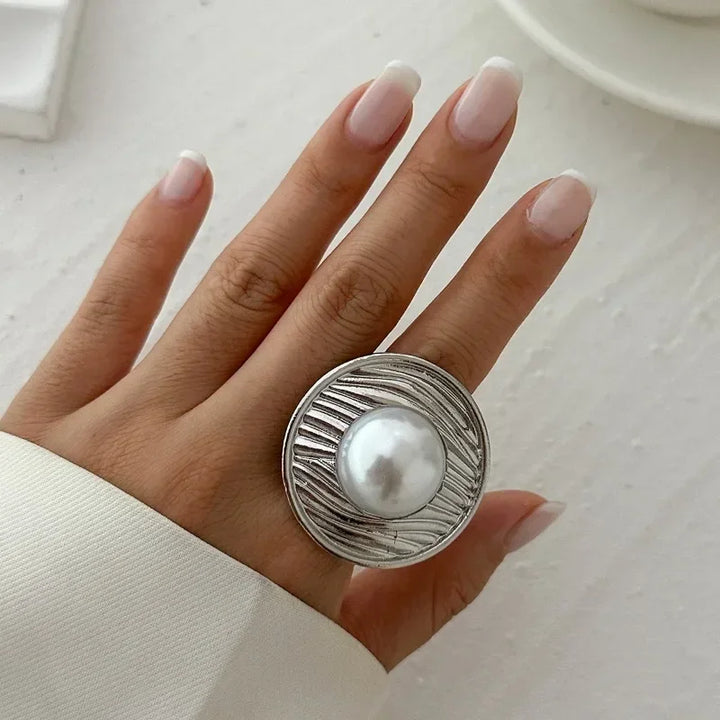 LILYANA | ELEGANT STATEMENT RING