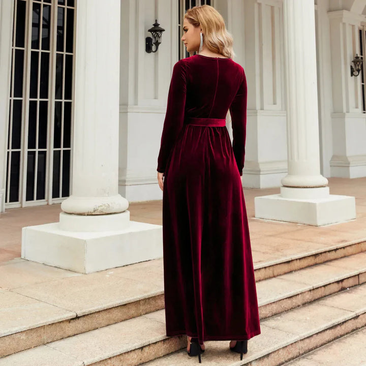 DAHLIA | LUXURIOUS VELVET GOWN